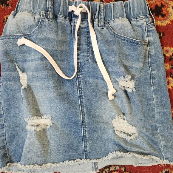 NWOT GUESS Distressed Denim Skirt with Drawstring - Picture 1 of 3